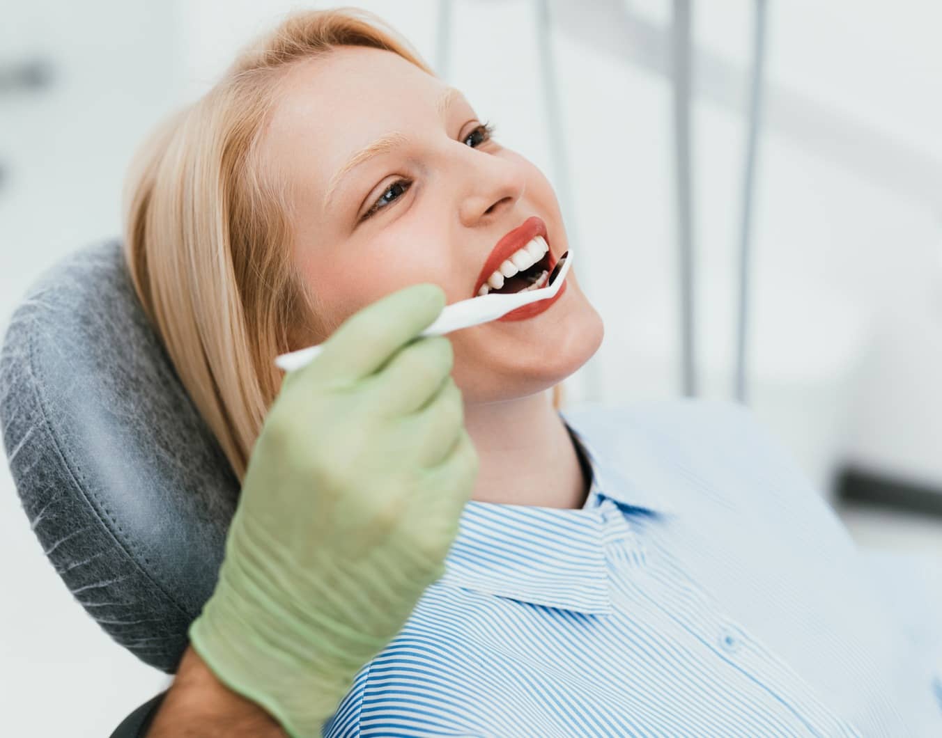 Pourquoi faire un bilan parodontal avant pose d’implants dentaires | Dr Temstet | Paris